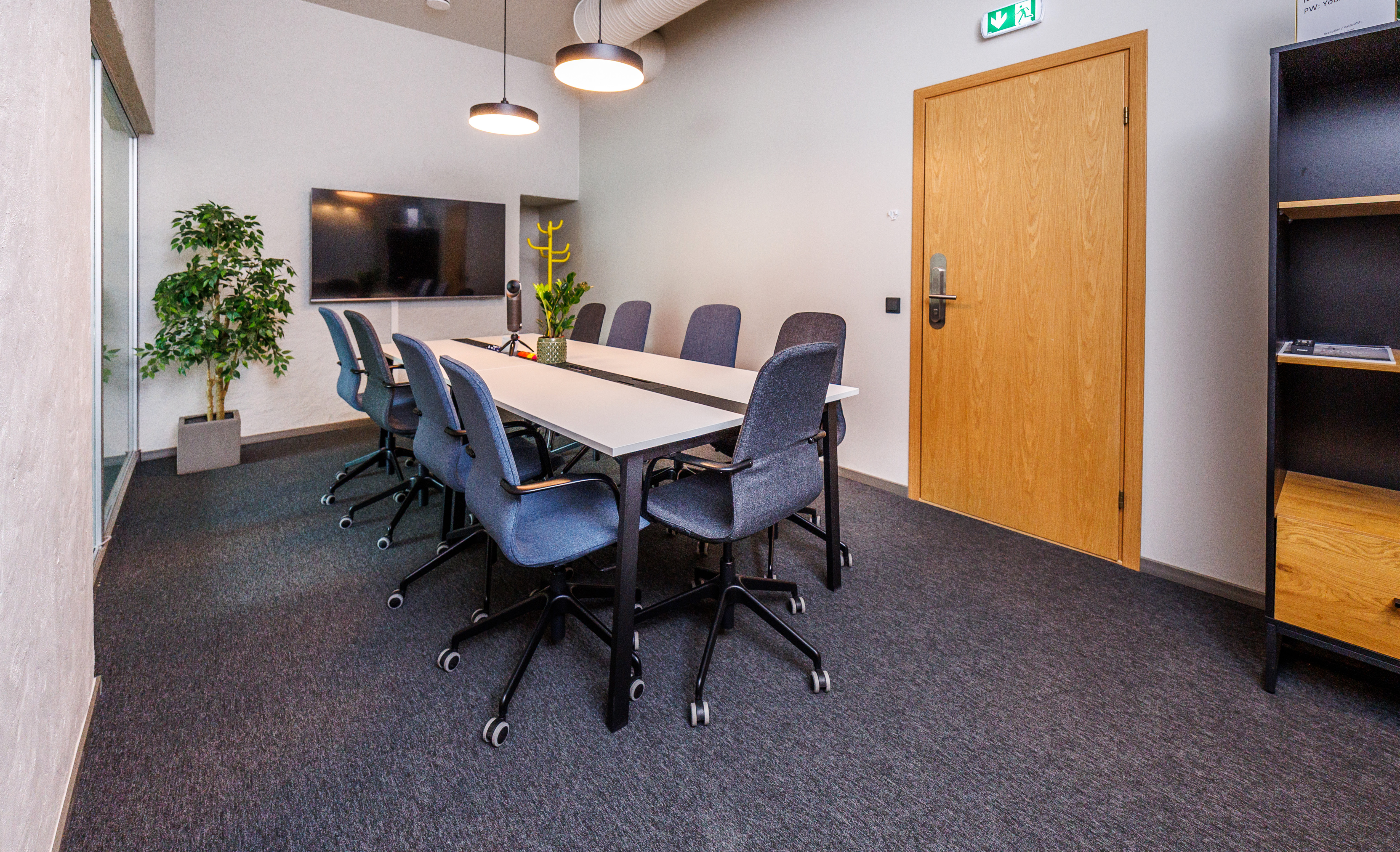 Meeting room for 9