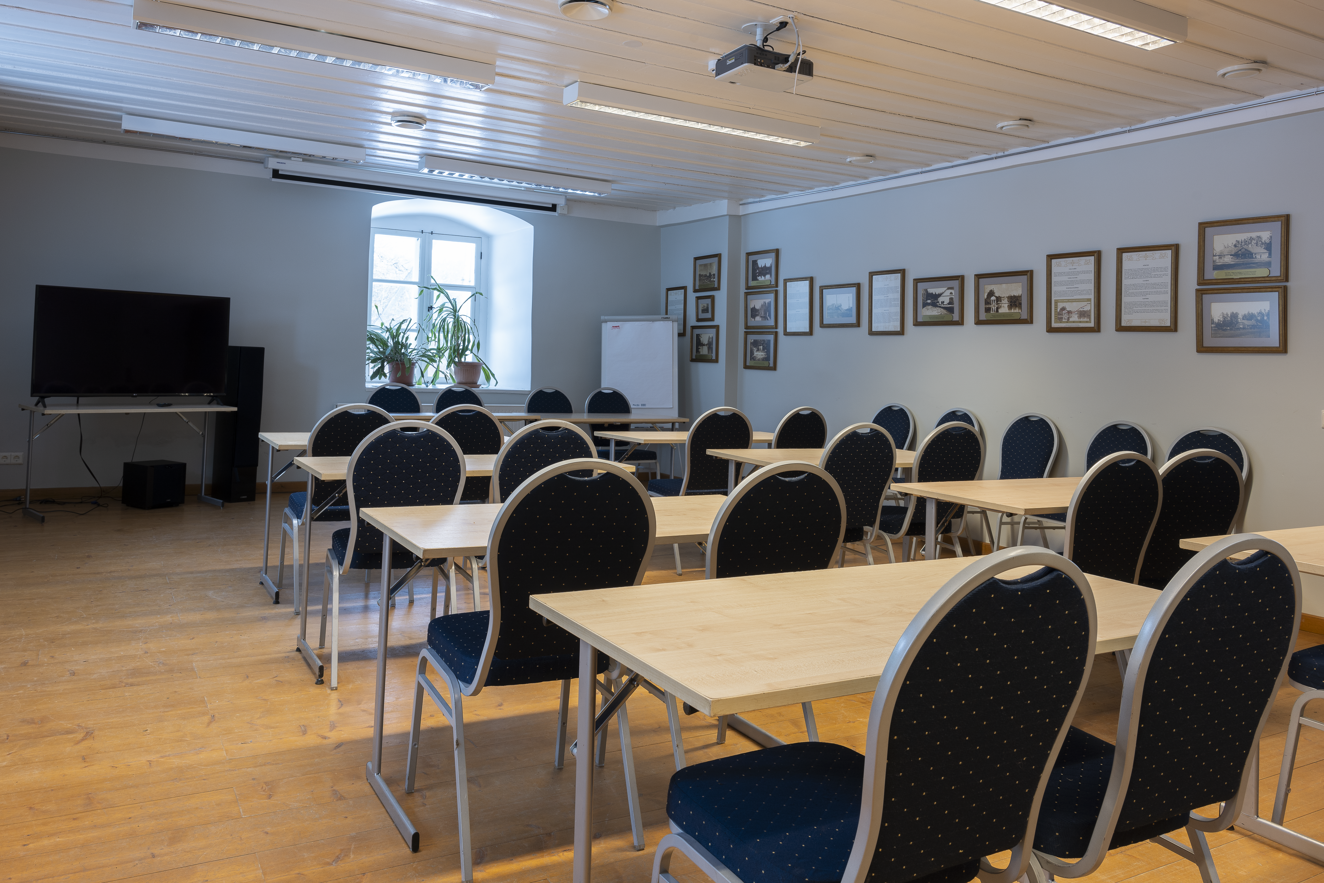 Small seminar room