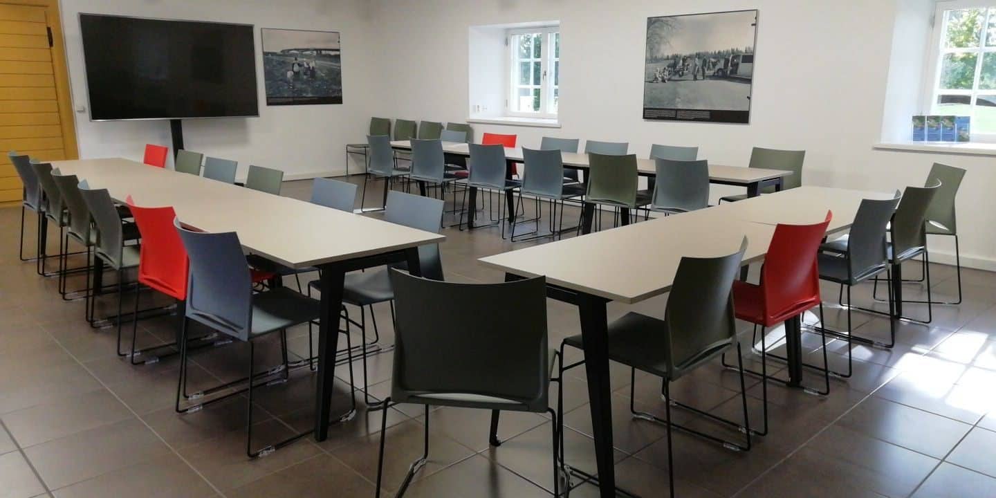 Semināru telpa vecajā staļļa ēkā