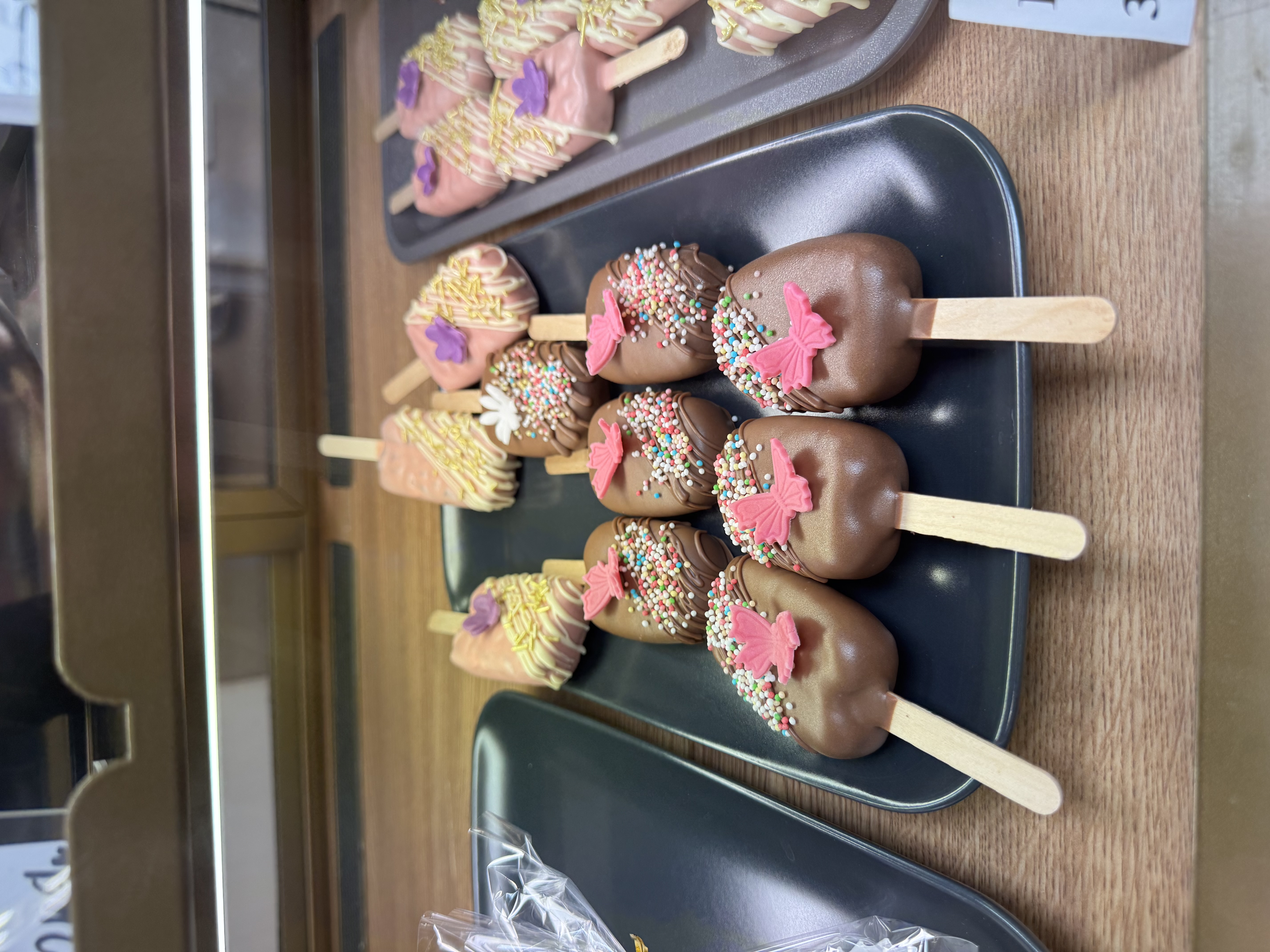 Making cake pops