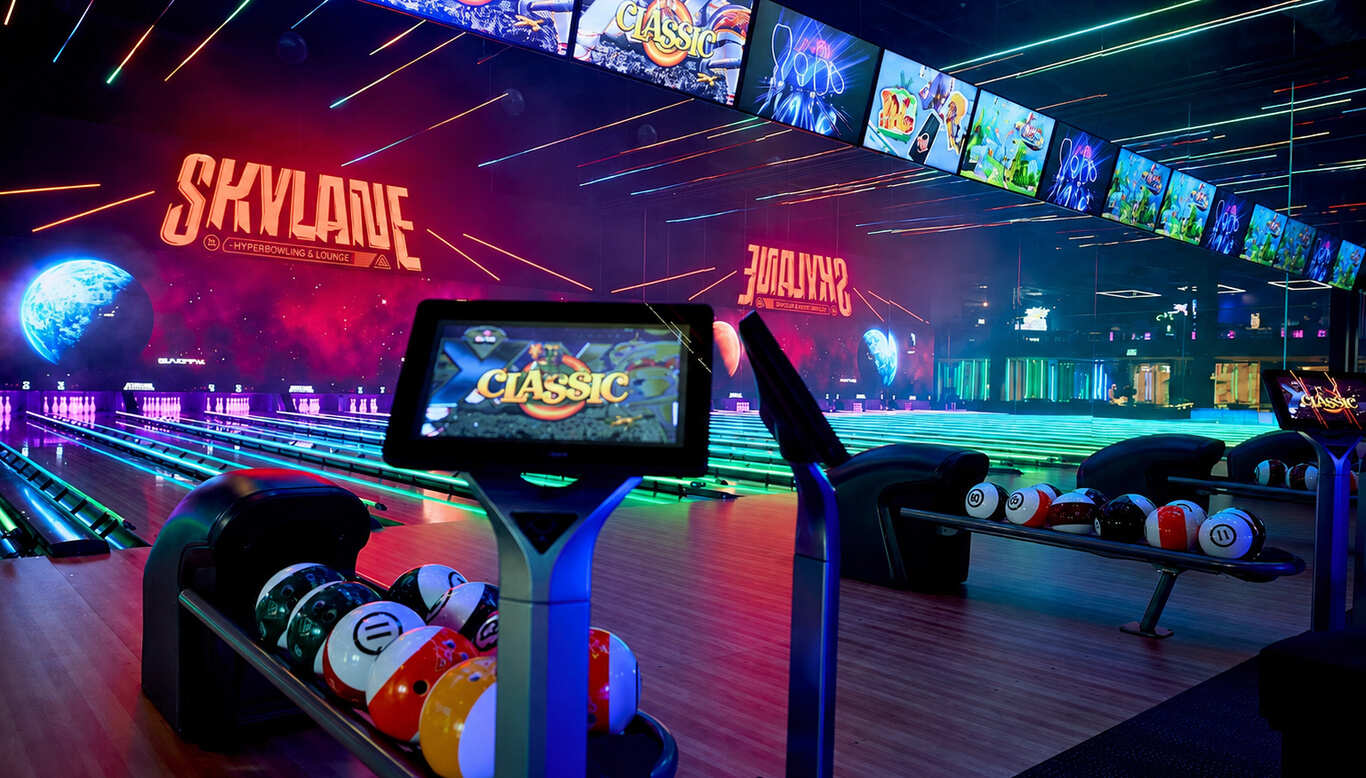 Skylane HyperBowling main hall