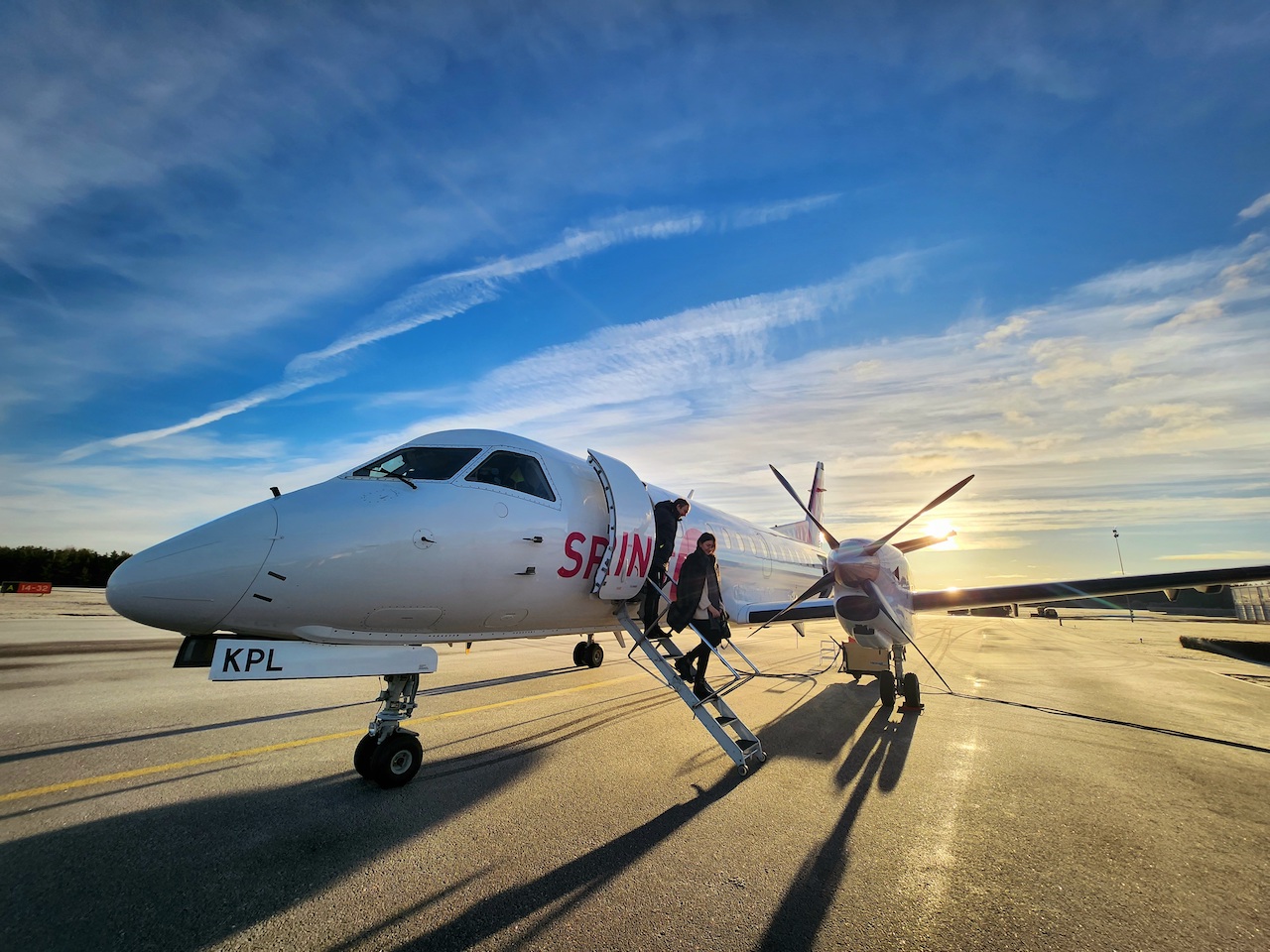 Transport from Kärdla Airport to Elamuskeskus Tuuletorn