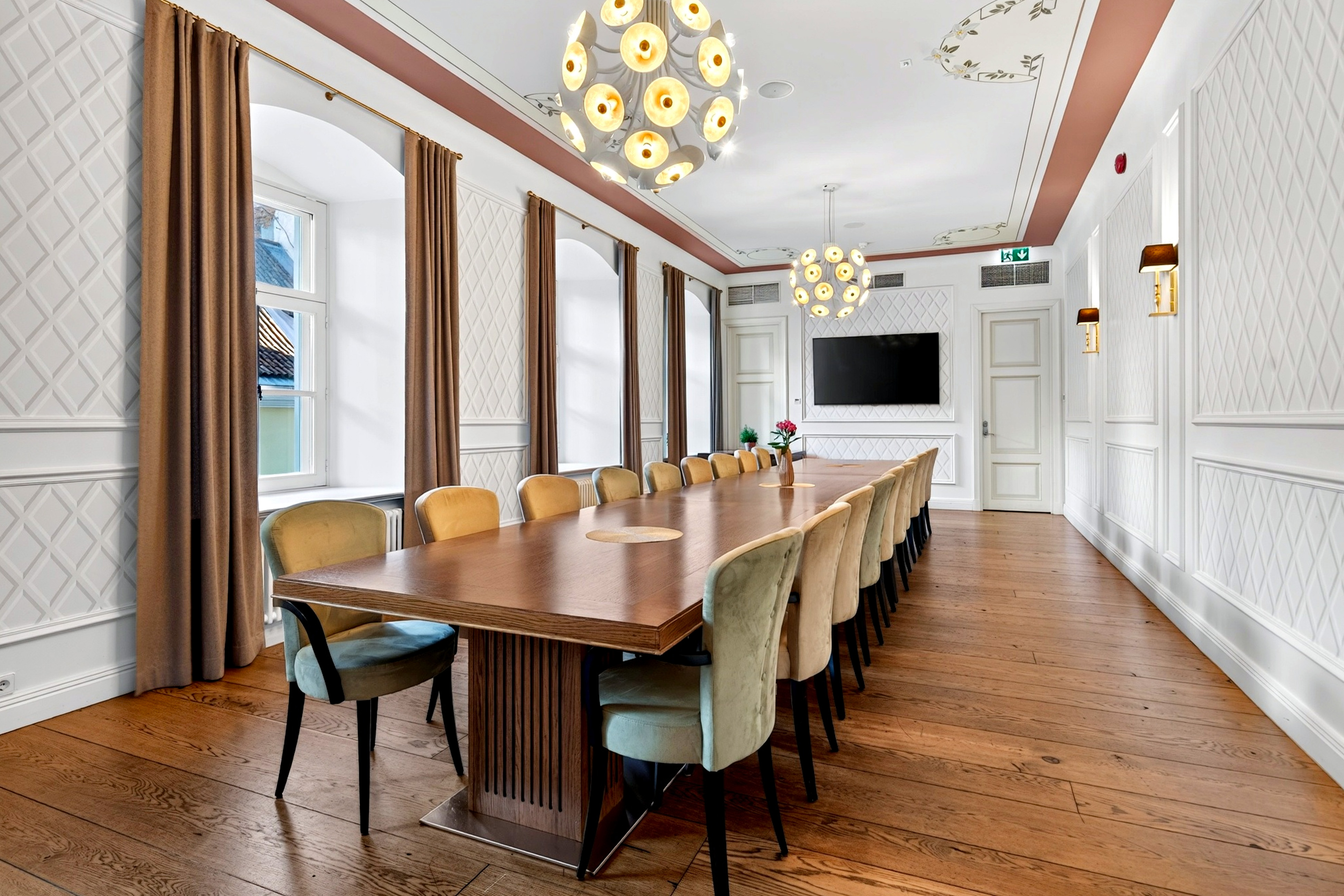 Harald Mattias White Hall