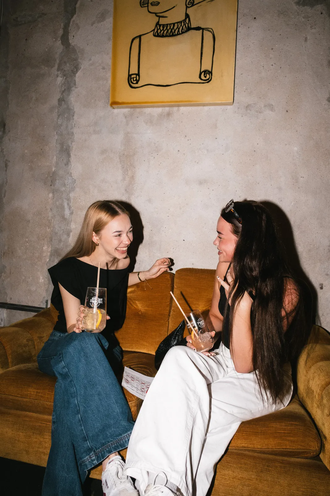 SUHE bar & venue — 9