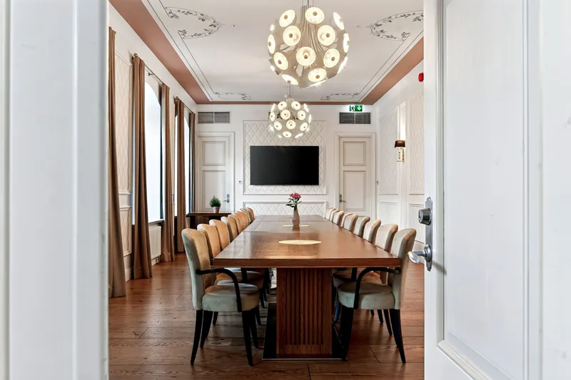 Meeting package - Harald Mattias White Hall