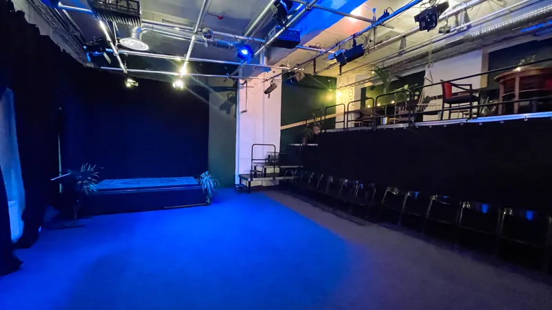 Korralda OMA PIDU TEATRIS